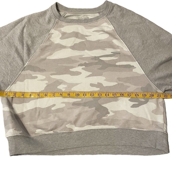 American Eagle Camo Cropped Sweatshirt Raglan Sleeve Gray White Large Lo… - Picture 3 of 10